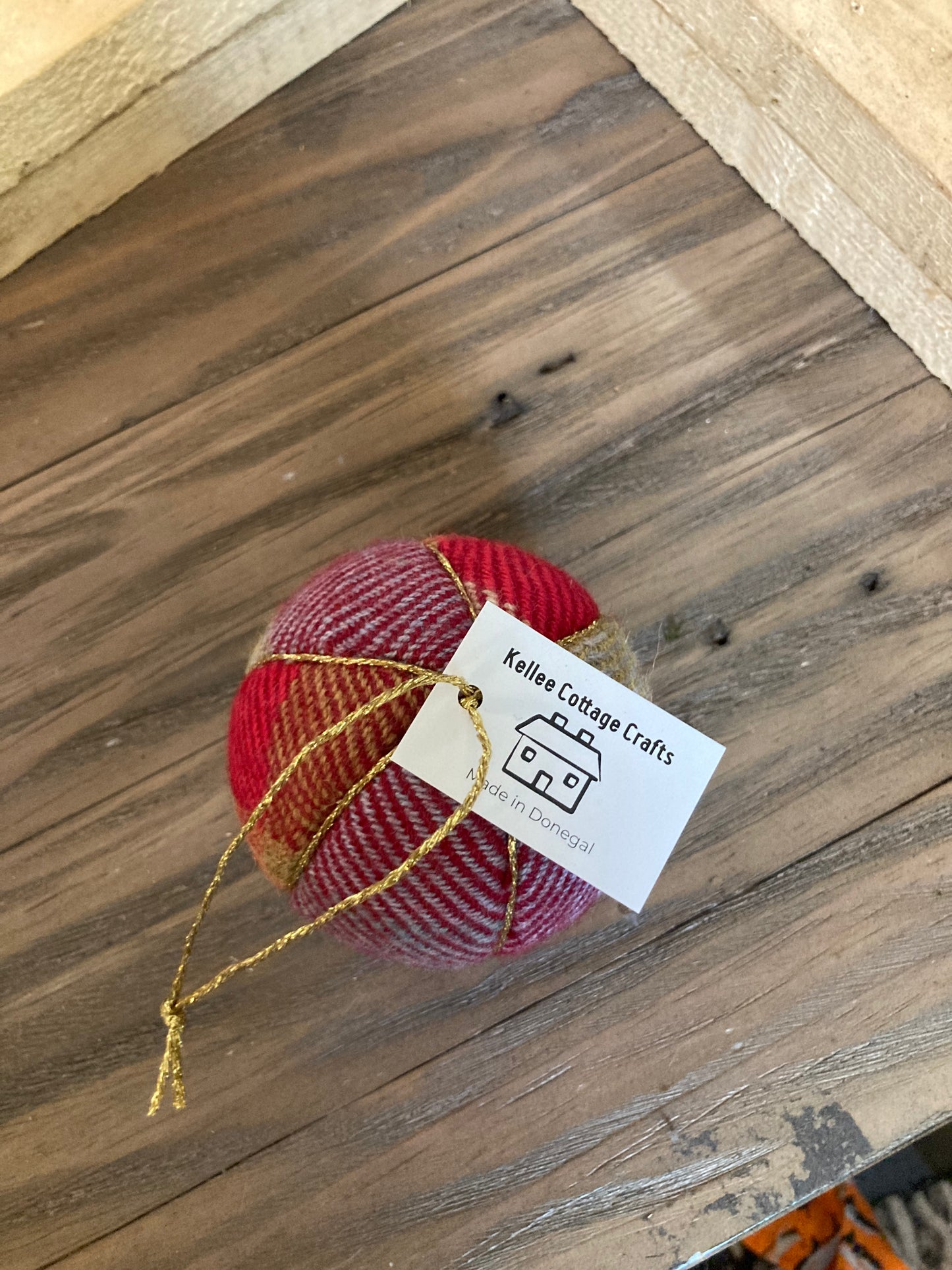 Tweed bauble