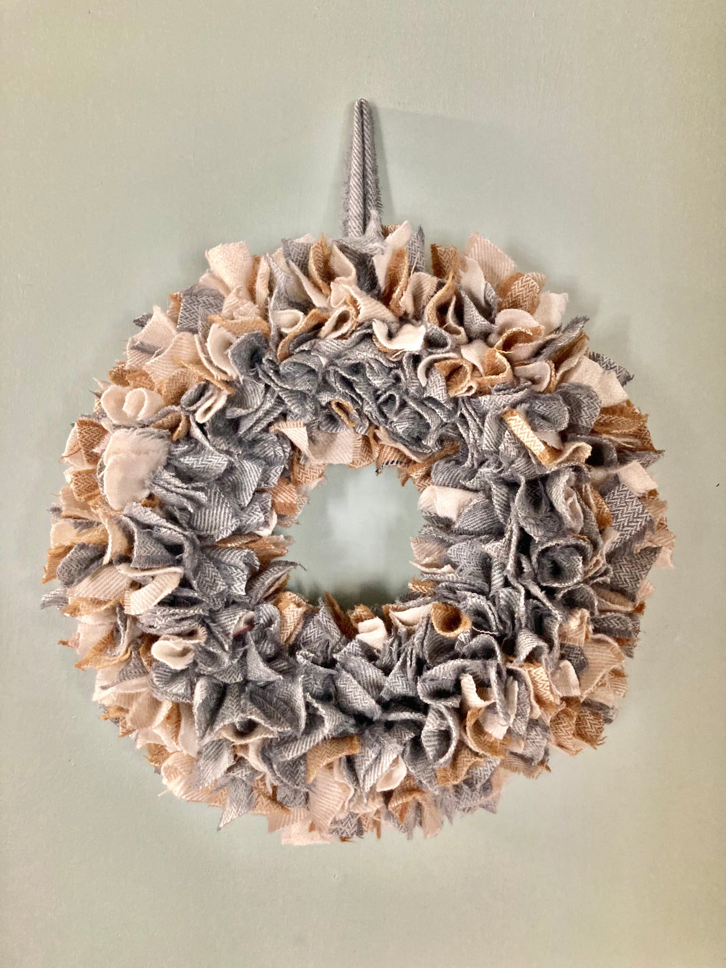 Luxury Tweed Wreath neutral